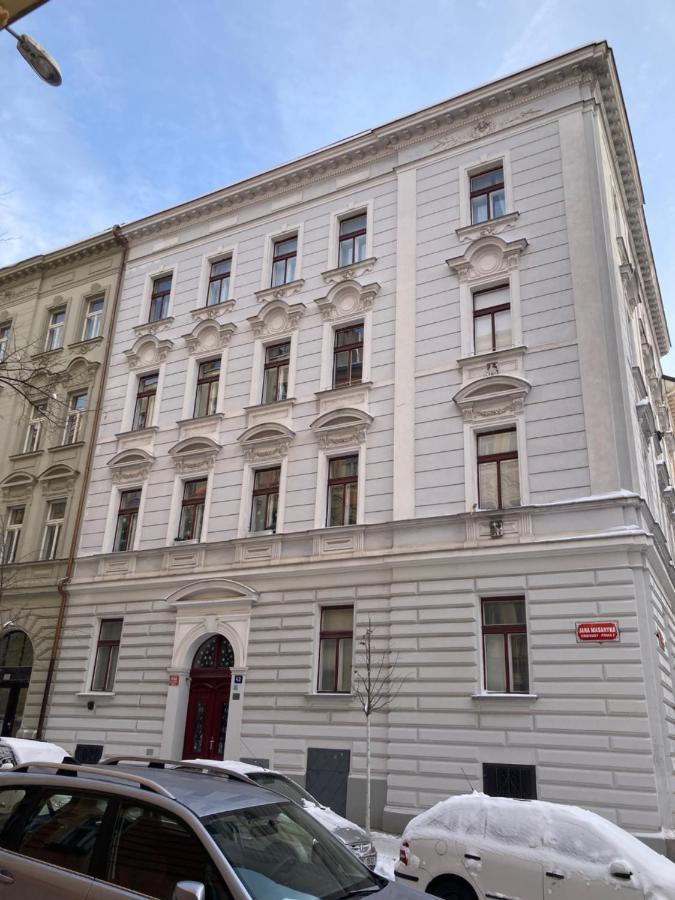 Apartment Jana Masaryka Praga Esterno foto