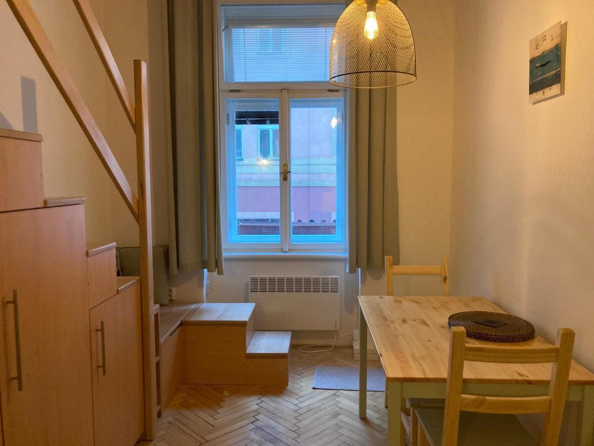 Apartment Jana Masaryka Praga Esterno foto